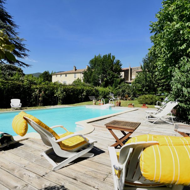 La piscine de la Tulipe Sauvage à Bourdeaux